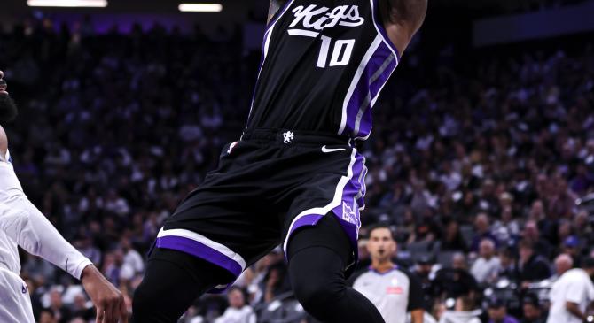 星空app-德罗巴连续七场比赛得分超过大比分获胜，TL不断突破！全场沸腾不已-星空app